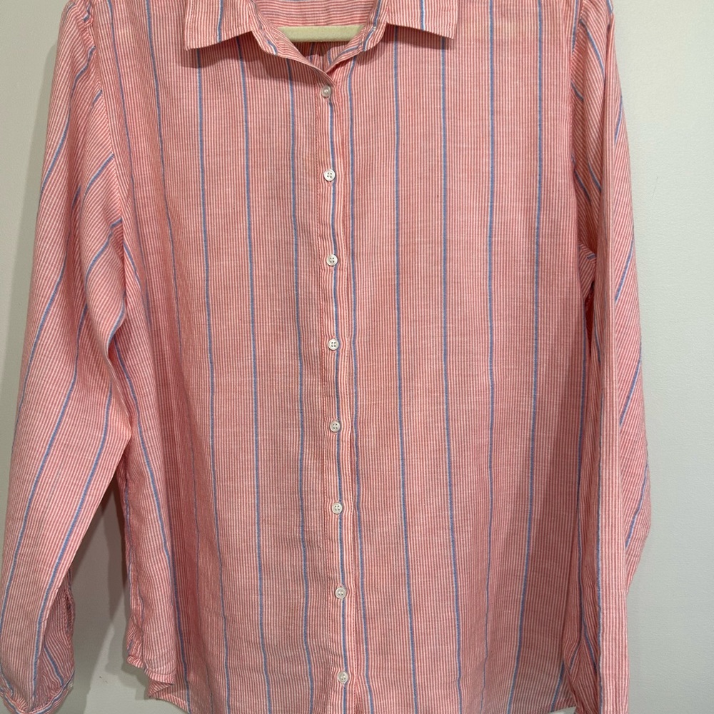 LillaP women’s button down blouse. Size Large.